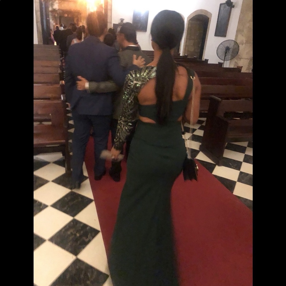 Green Dress with removable custom sleeve. - Picture 5 of 5